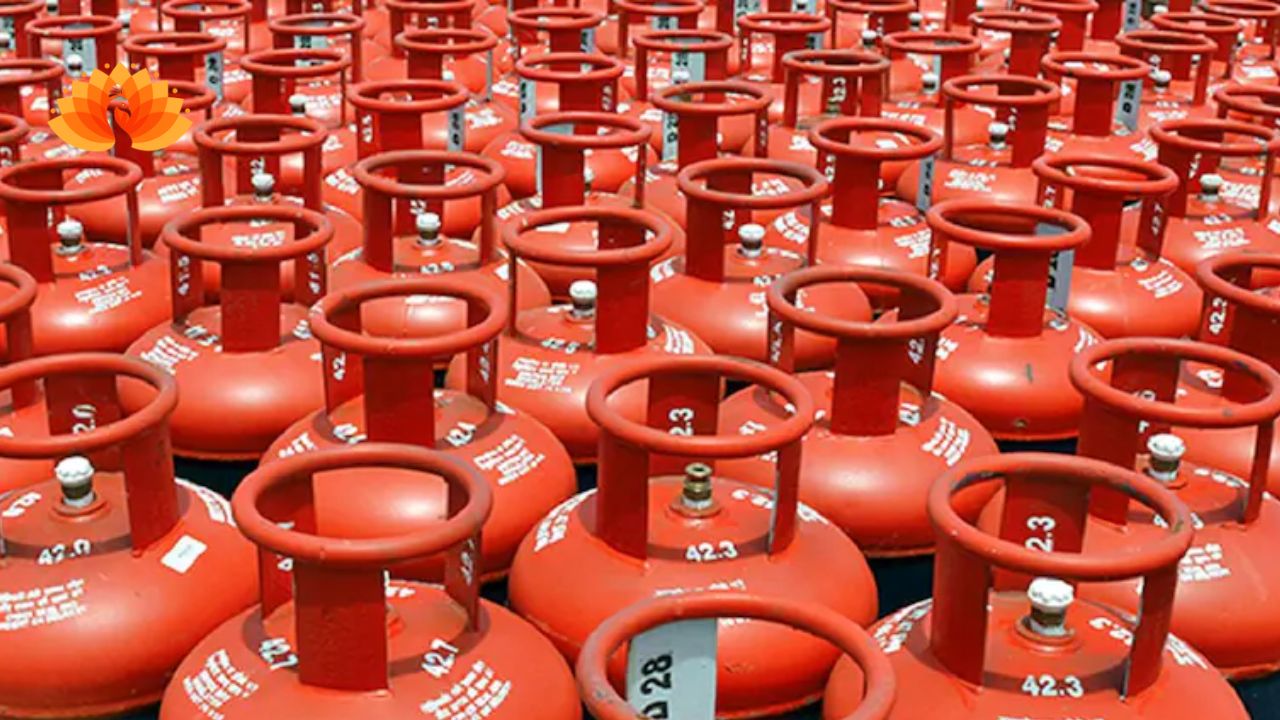 LPG Price Hike Hits Kitchens and Restaurants Across India