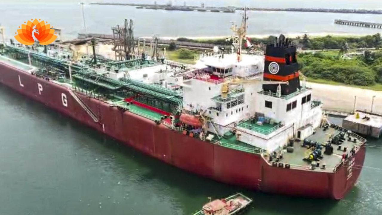 Safe Passage: Indian Gas Carrier Shivalik Navigates High-Tension Strait of Hormuz